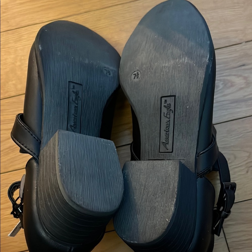 American Eagle Women’s Black Leather Buckle Booties - Size 7.5 - Picture 2 of 4
